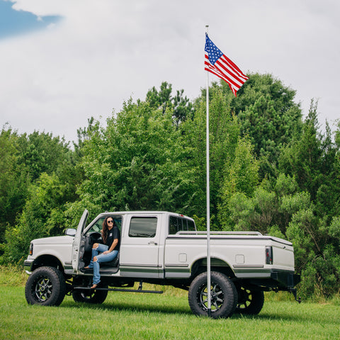 Camco | Flag Pole | Telescoping w/ Car Foot | 51600 | 20'