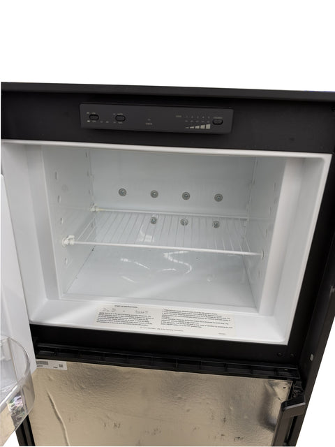 Dometic | RV Refrigerator | DM2682-01 Scratch and Dent | 9600007196 | 6 Cubic Feet | Americana II | Adjustable Thermostat