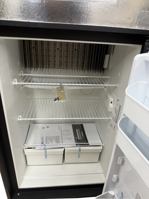 Dometic | RV Refrigerator | DM2672-01 Scratch and Dent | 9600007181 | 6 Cubic Feet | Americana II