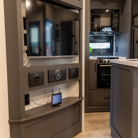 Furrion | Vision S+ Digital Wireless Backup Camera | FOS7HTASF | 2021124329 | 7 Inch Display